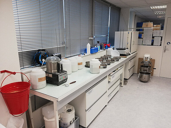 Laboratoire de préparation de réactions chimiques