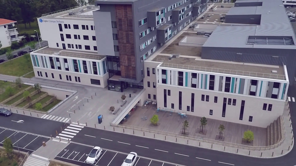 Construction d'une clinique - Interventions ultérieures sur ouvrage - Chutes de hauteur BELHARRA vue du bâtiment en hauteur