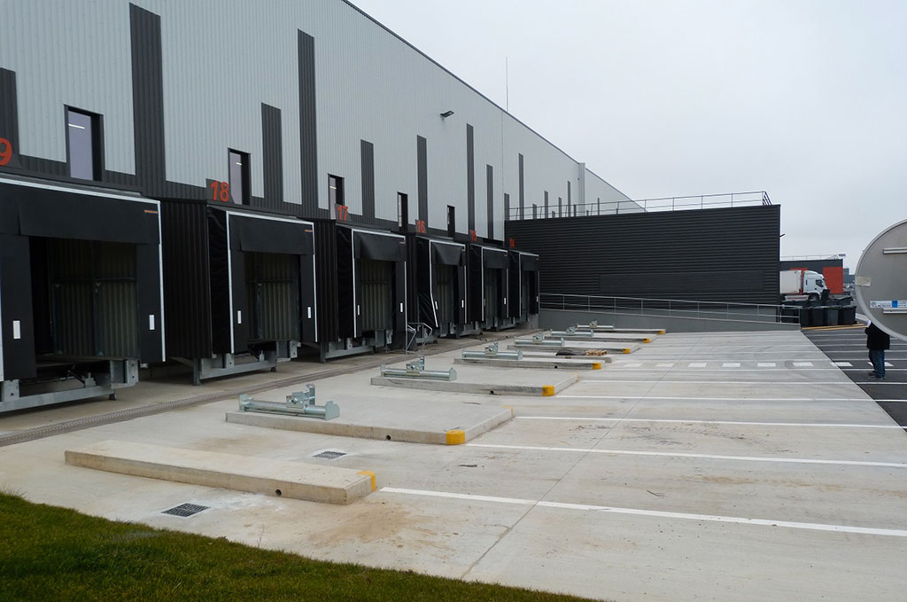 Construction d'une plateforme logistique - Quais - Zone d'accostage et mise à quai des Poids Lourds quai 18-17-16-15-14 BIOCOOP