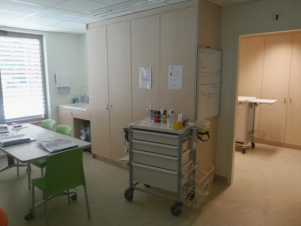Reconstruction d'un EHPAD dans le Médoc - Pôle soins - Local pharmacie/infirmerie EHPAD BOSSEGE double salle