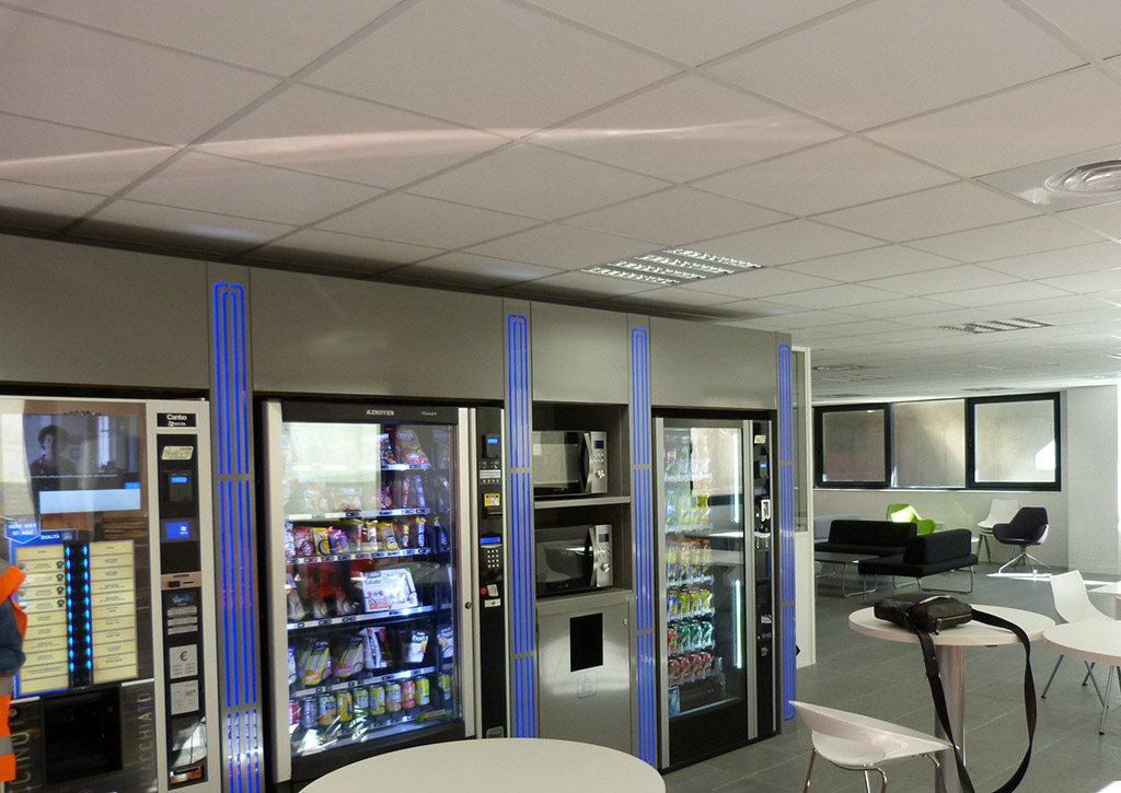 Entrepôt de groupage - Locaux sociaux - Local repos et restauration - distributeur GEODIS
