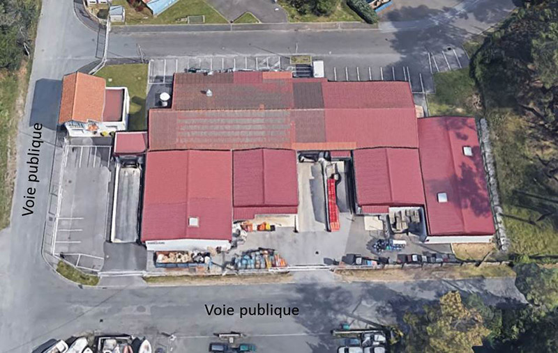 Rénovation et extension d'un site de production agroalimentaire - Circulation extérieure - Actions mises en œuvre pour limiter le risque - vue du bâtiment avec voie publique