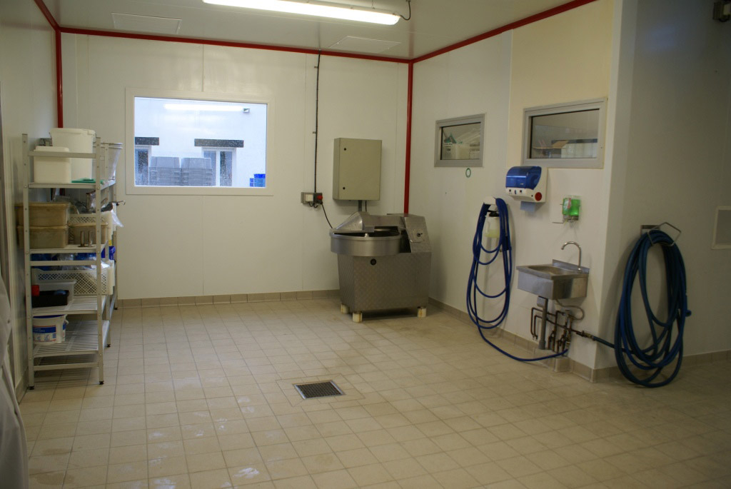 Rénovation et extension d'un site de production agroalimentaire - Circulation intérieure HIRUAK zone de dépôt