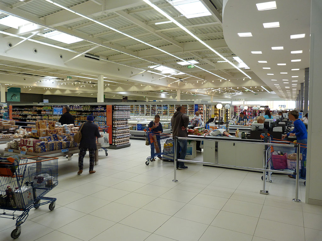 Construction d'un hypermarché - Éclairage artificiel LECLERC - magasin intérieur