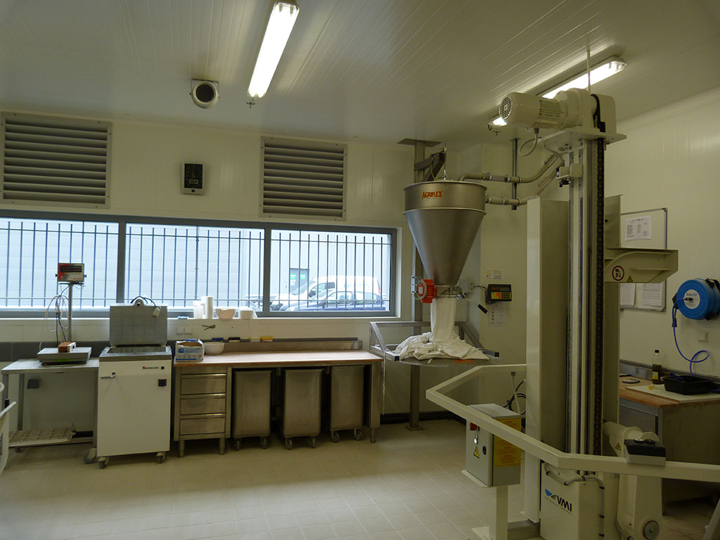 Construction d'un hypermarché -Éclairage naturel -Laboratoires LECLERC