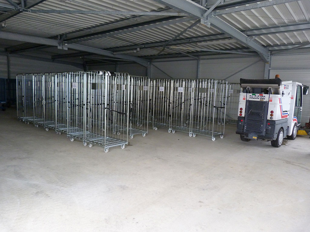 Construction d'un hypermarché -Produits chimiques et déchets -Zone déchets centre commercial - LECLERC stockage