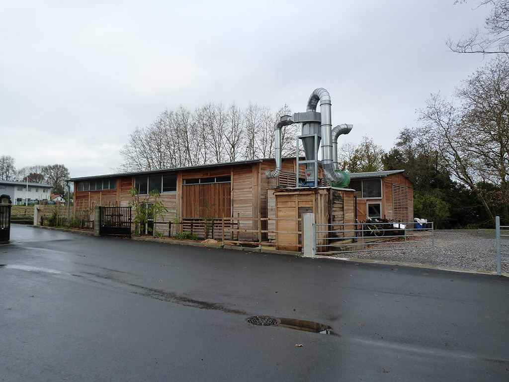 Atelier "fabrication de meubles en bois"- Éclairage naturel vue global du bâtiment MARTICORENA
