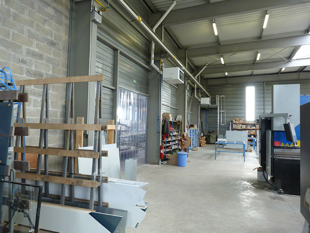 Système d'assainissement SOBLACO - Construction d'un atelier de menuiserie métallique -Assainissement de l'air et confort thermique - Confort thermique