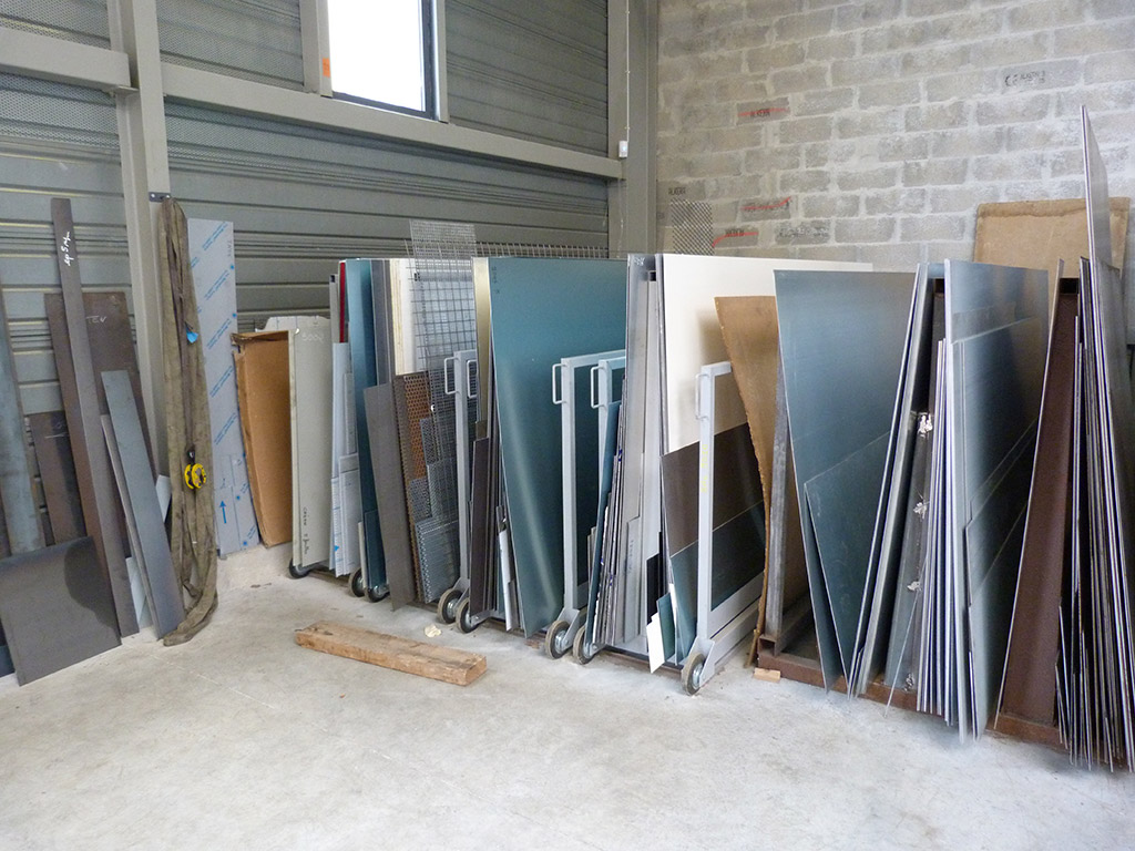 SOBLACO - Construction d'un atelier de menuiserie métallique -Charge physique de travail (manutention manuelle et levage) -Atelier "Acier" -Stockage et manutention des produits plats