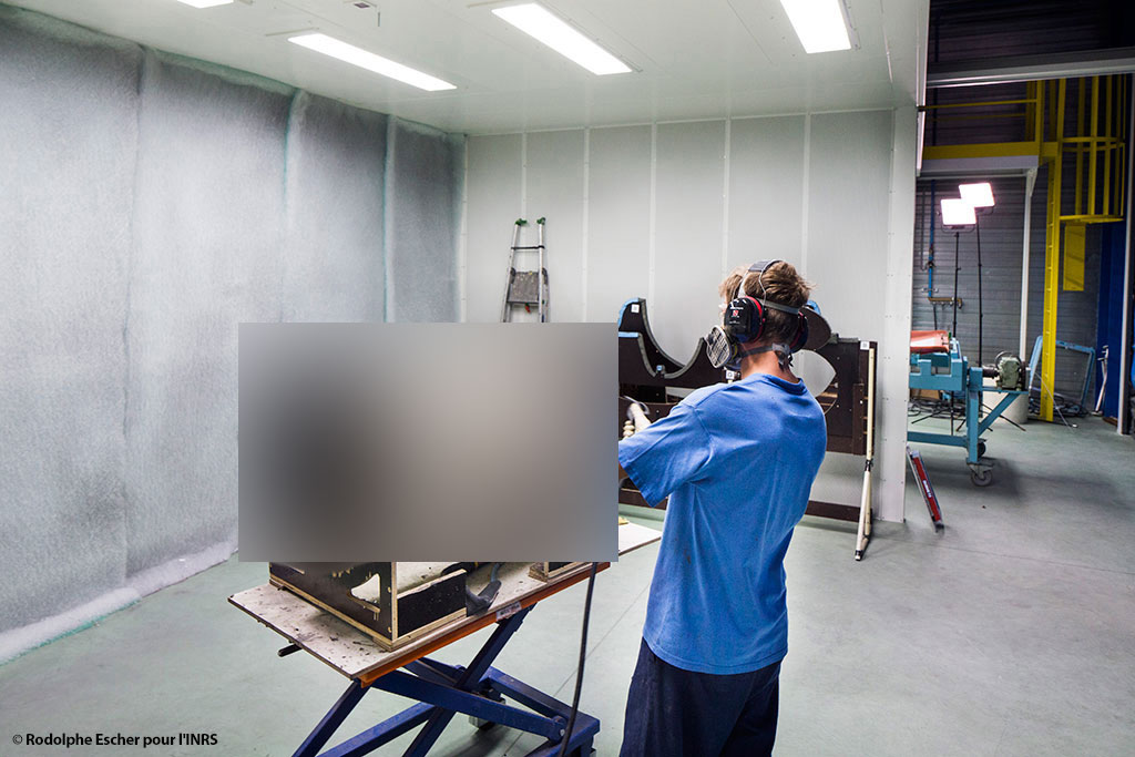 Cabine ponçage/usinage/détourage – acoustique – STELIA (vue 6). Atelier de fabrication de pièces en matière composite pour l'industrie aéronautique - Acoustique - Cabine de ponçage, usinage, détourage