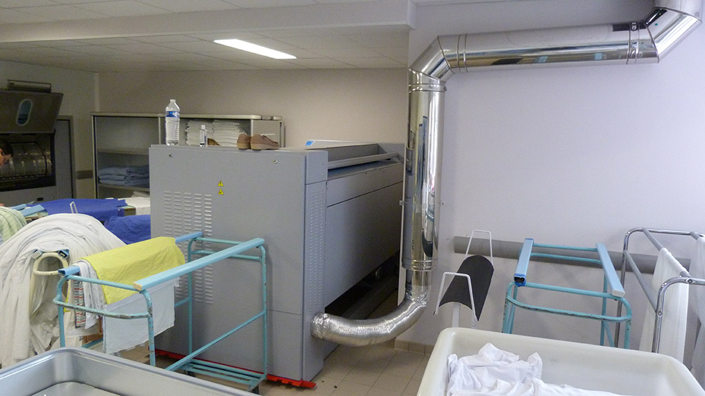 Reconstruction d'un EHPAD à Saint-Palais -La lingerie-buanderie- Zone "propre" : séchage Stelisa machine