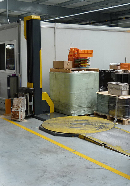 manutention et levage entrepôt de groupage Géodis Calberson : Filmeuse automatique 