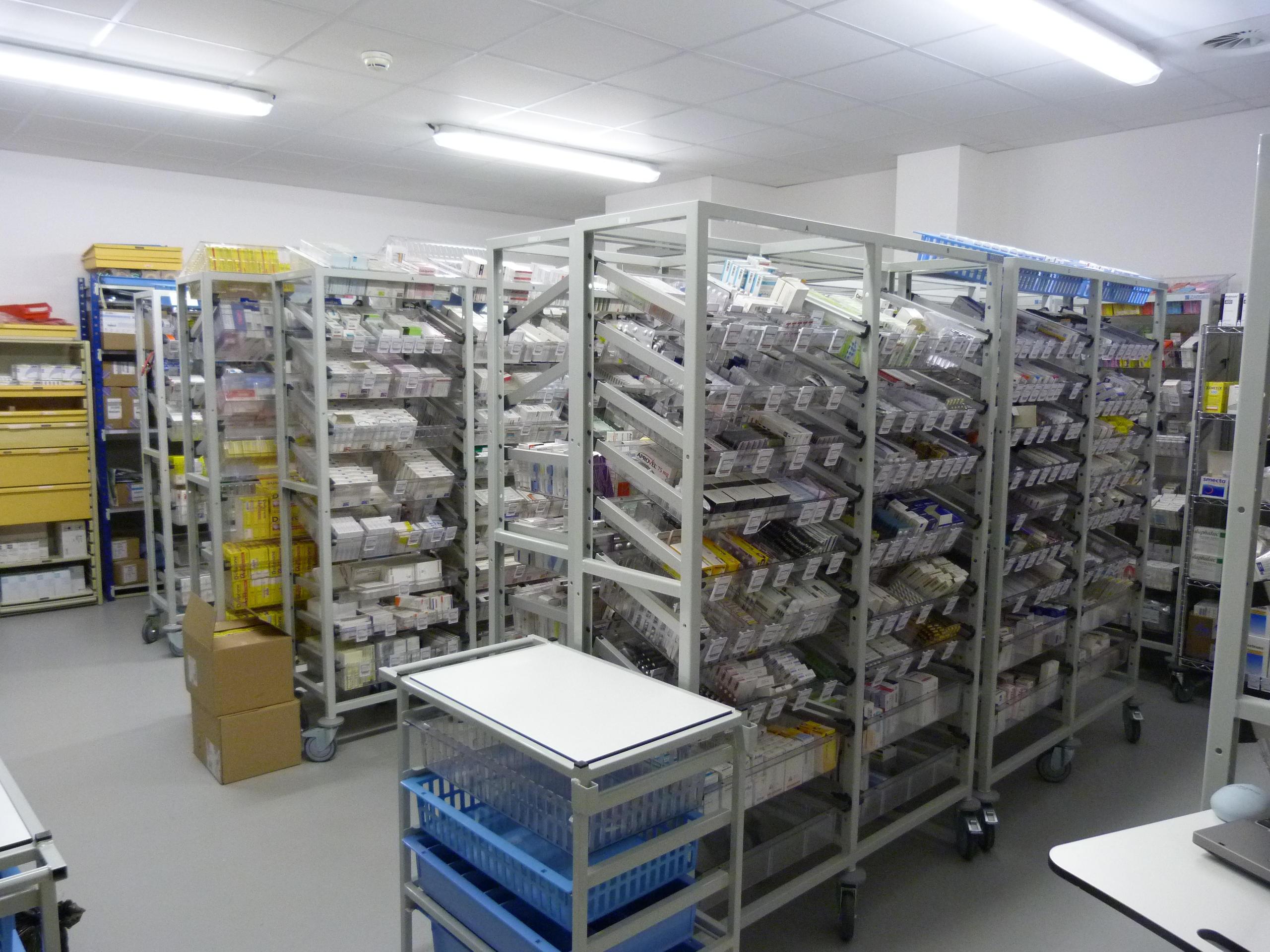Construction d'une clinique - Pharmacie -Limitation des postures contraignantes