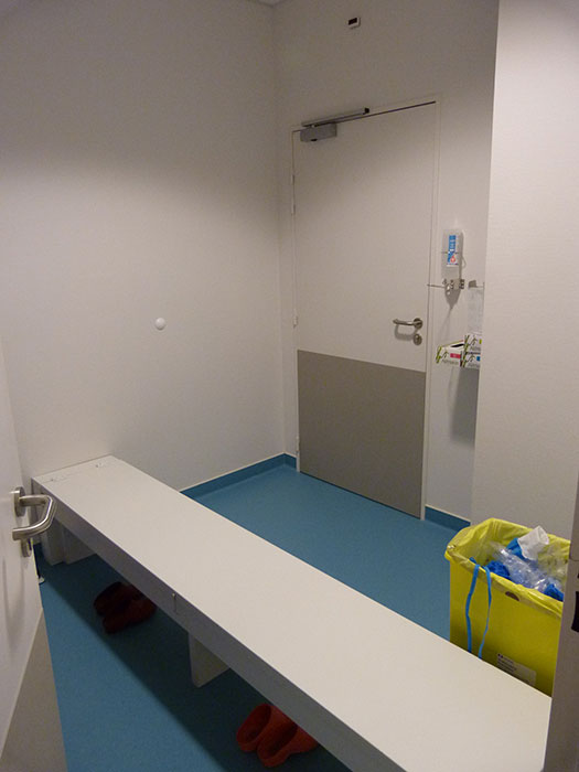 Construction d'une clinique - Unité de Reconstitution des Cytotoxiques (URC) - Sas d'habillage