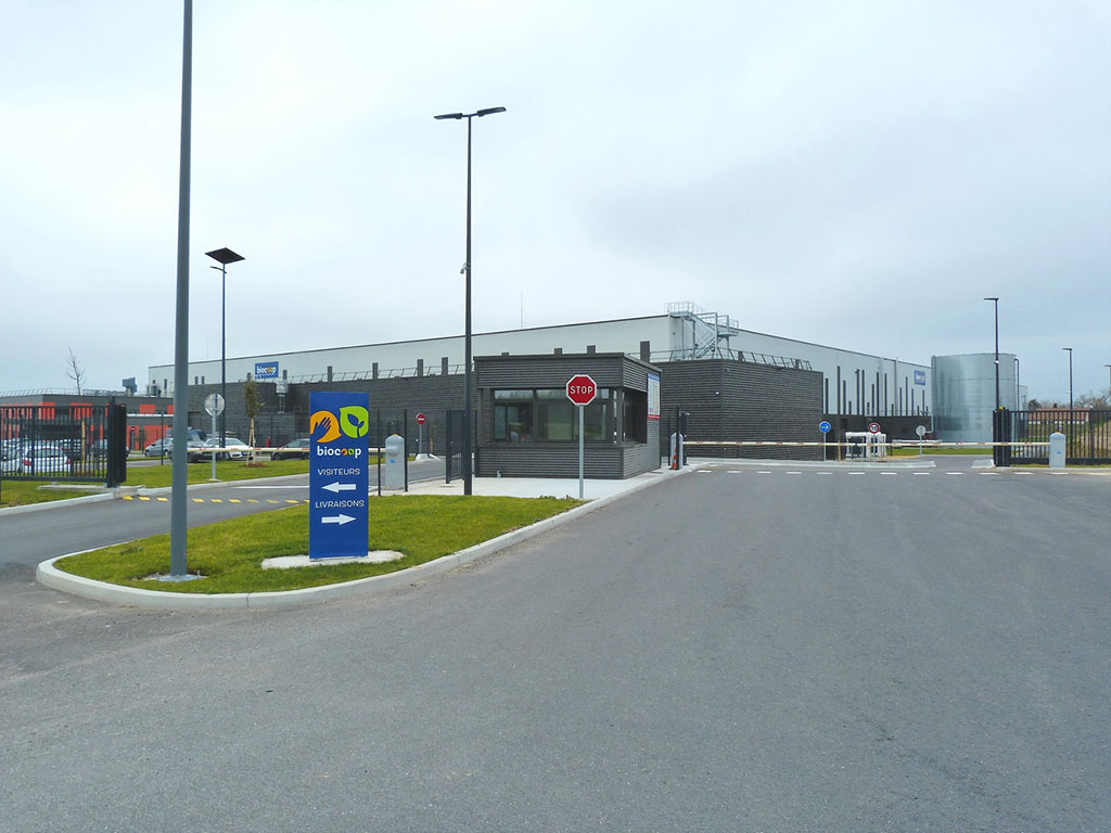 Circulation extérieur, entrée des flux de circulation avec point d'accès des PL sur le site (entrée et sortie) de BIOCOOP. Construction d'une plateforme logistique - Circulation extérieure - Accès et flux de circulation - Point d'accès des PL sur le site (entrée/sortie)