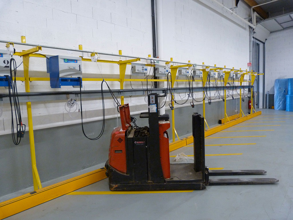 Poste de charge dans la plateforme logistique - Local de charge BIOCOOP - Construction d'une plateforme logistique - Local de charge - poste de charge
