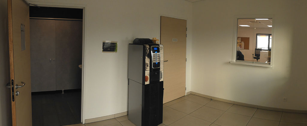 Vue générale du local chauffeur chez BIOCOOP - Construction d'une plateforme logistique - Quais - Vue générale - local chauffeur avec la machine à café