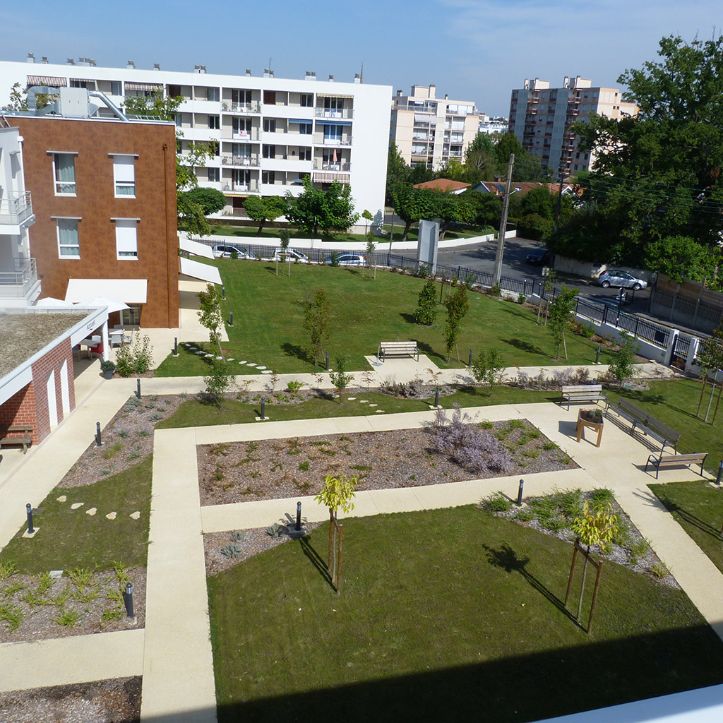 Circulation de l'EHPAD CHENERAIE, jardin