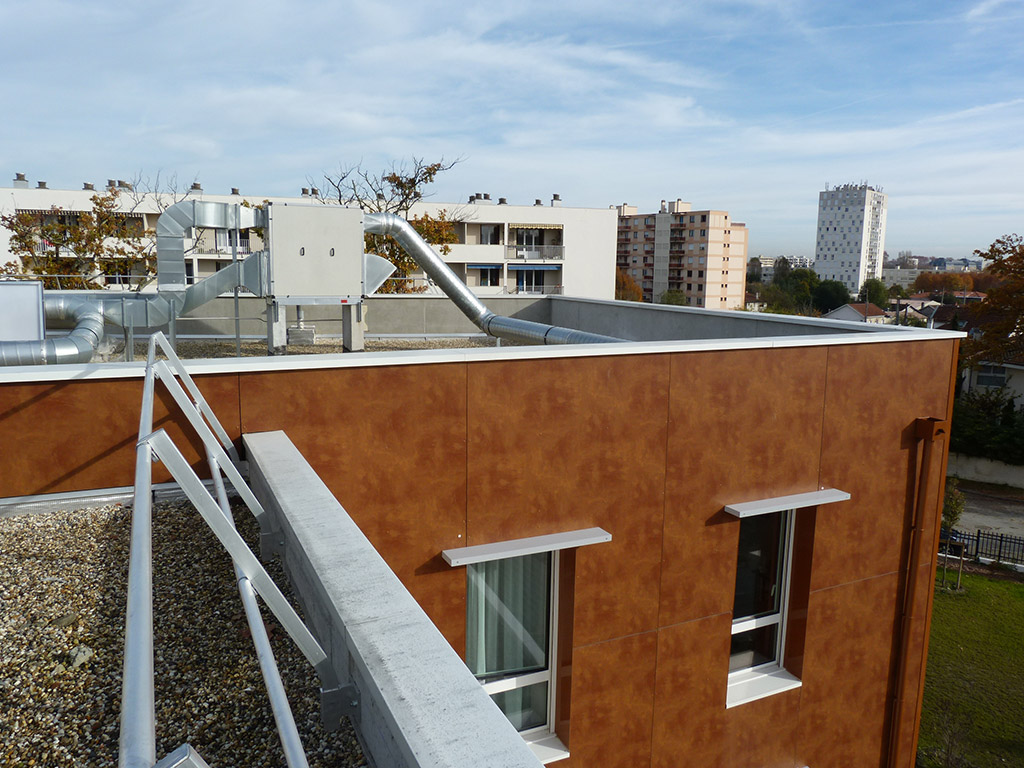EHPAD Bordeaux Caudéran, CHENERAIE - Intervention ultérieures sur ouvrage - Protection contre le risque de chute de hauteur - Détail de la zone technique PAC et "Assainissement de l’air" de la cuisine en toiture terrasse - 3