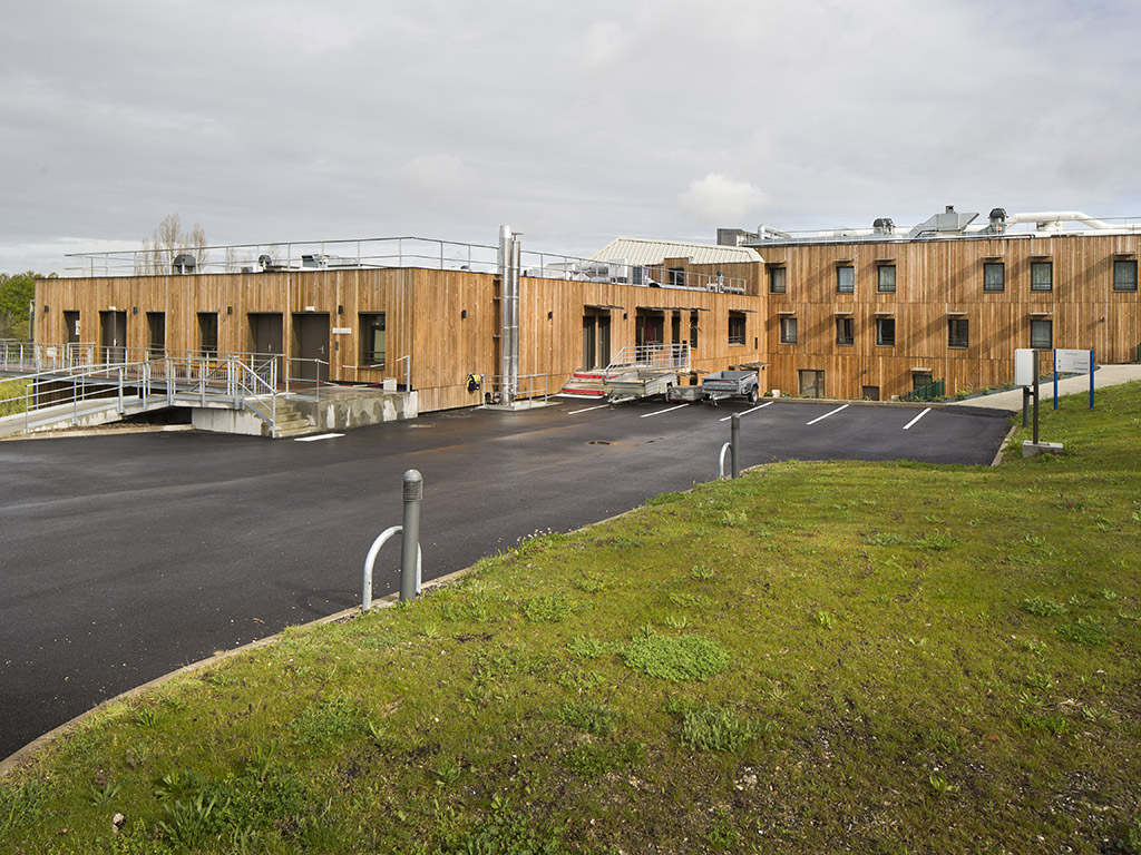 Blanchisserie Lingerie EHPAD CLOS LAFITTE en Gironde - Circulation extérieur parking livraison