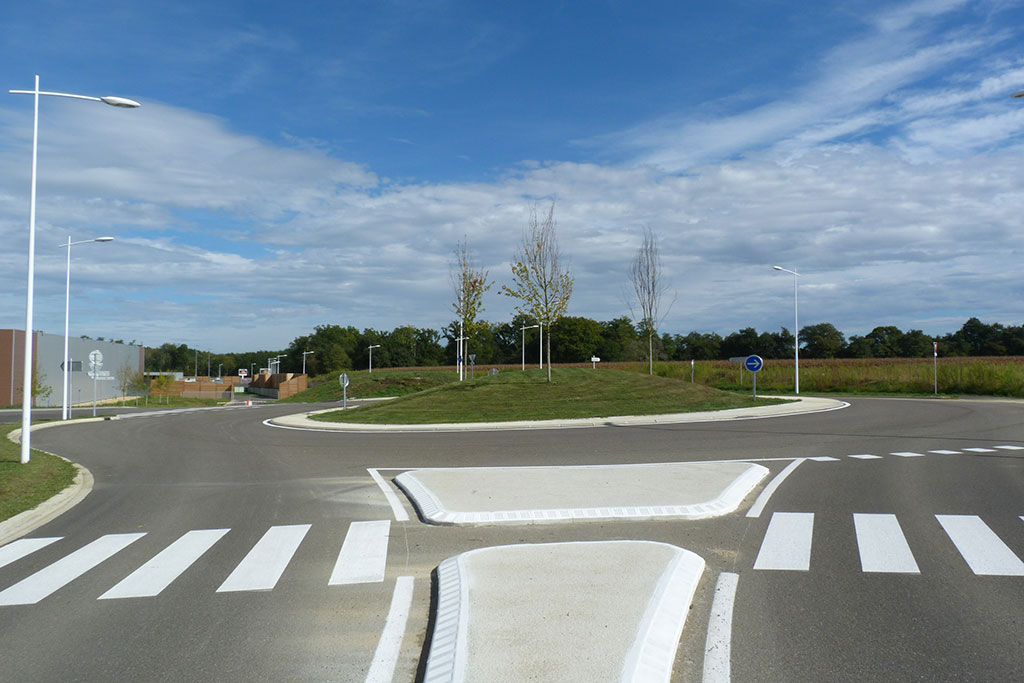Circulation extérieur accès cours de livraison LECLERC